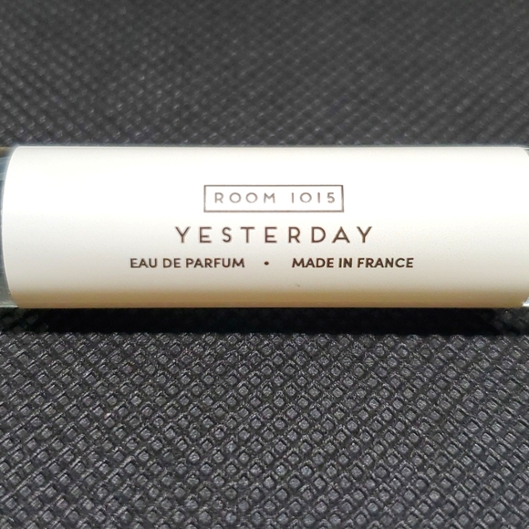 ROOM 1015 YESTERDAY - Picture 5 of 8